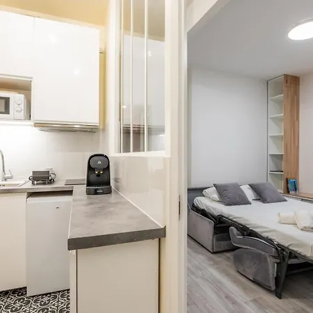 Quiet, Minimalist In 16th - 2min From Metro Paris